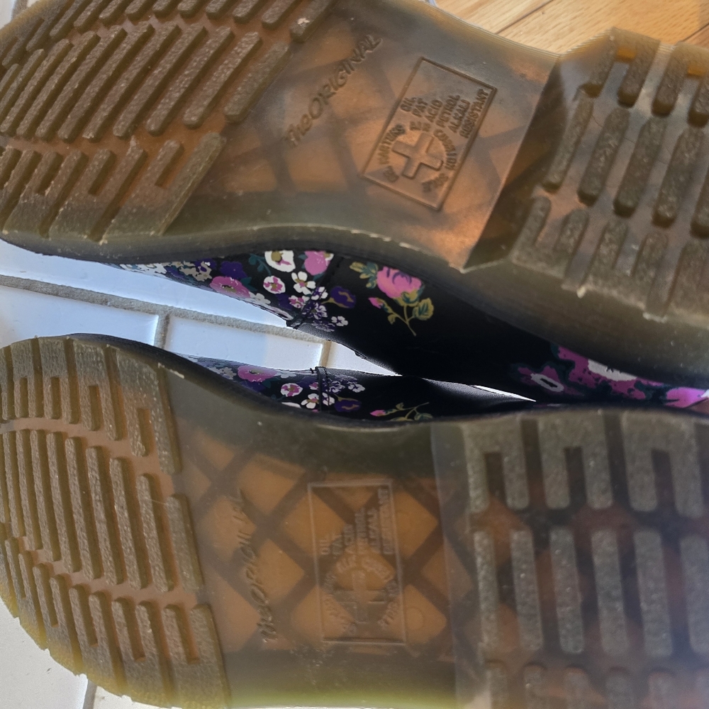 Dr. Martens Black Mary Janes With Flowers - Picture 4 of 4